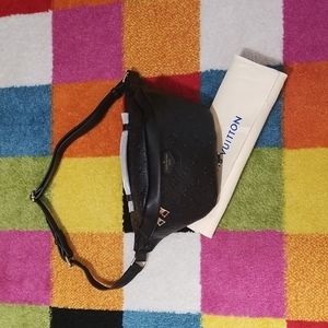 ●●FASHION INSPIRED BLACK BUM CROSSBODY OR BELT BAG●●